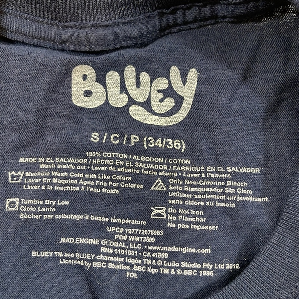 Bluey “Whaddup Party People” Shirt Navy Graphic T-Shirt Size Small Unisex NEW - Picture 4 of 4